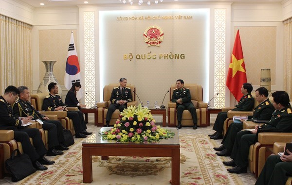Vietnam y Sudcorea estrechan lazos militares hinh anh 1
