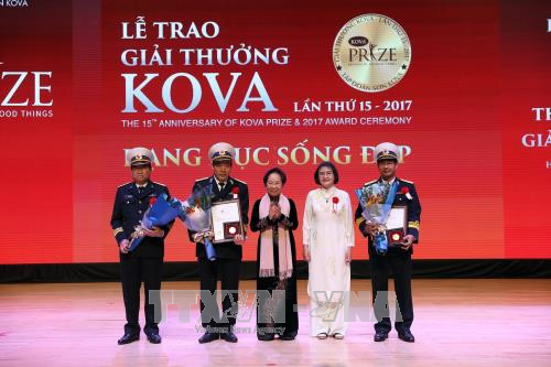 Premios KOVA honra a vietnamitas con destacadas contribuciones a investigacion cientifica hinh anh 1