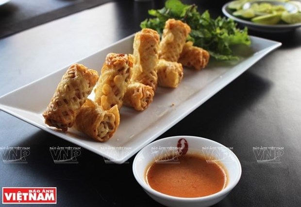 Festival gastronomico presenta platos tipicos de Vietnam a amigos internacionales hinh anh 1