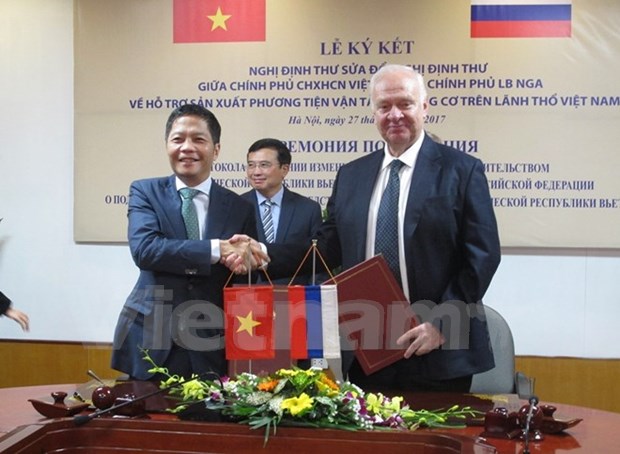 Vietnam y Rusia cooperan en produccion de automoviles hinh anh 1
