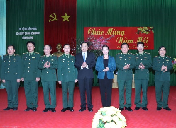 Presidenta del Parlamento resalta esfuerzos de guardia fronteriza de Ha Giang hinh anh 1