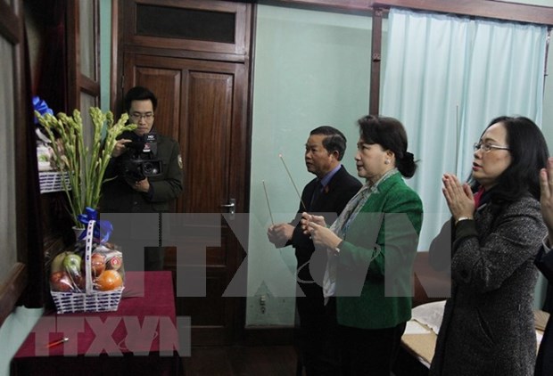 Titular del Parlamento vietnamita rinde homenaje al Presidente Ho Chi Minh hinh anh 1