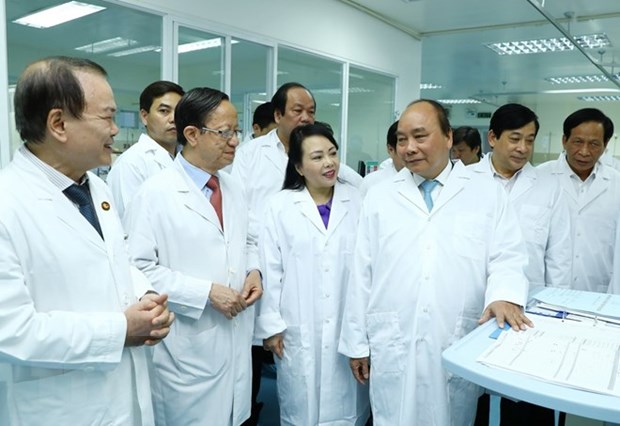 Premier de Vietnam destaca necesidad de un mayor desarrollo del sector de salud hinh anh 1