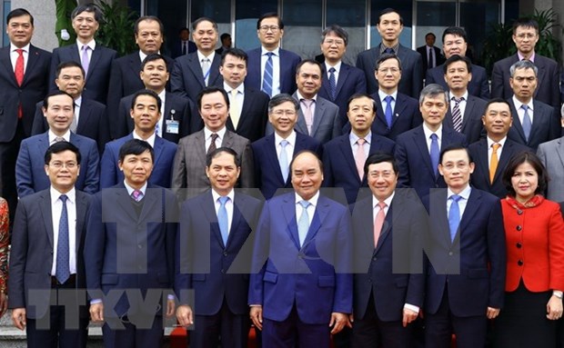 Premier vietnamita insta a la diplomacia nacional a un mayor esfuerzo por impulsar la economia hinh anh 1