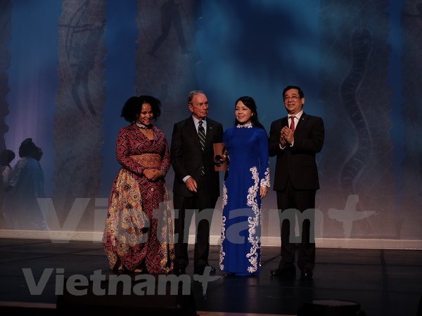 Ministerio de Salud de Vietnam recibe premio internacional de control de tabaco hinh anh 1