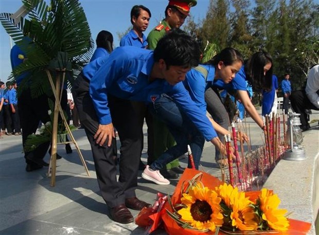 Recuerdan a combatientes vietnamitas caidos de Gac Ma hace 30 anos hinh anh 1