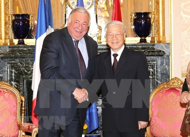 Francia presta atencion especial a relacion con Vietnam, afirma presidente del Senado hinh anh 1