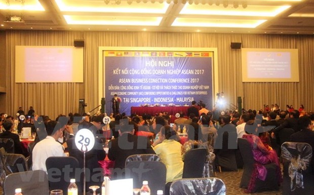 Promueven cooperacion entre empresas vietnamitas y regionales hinh anh 1