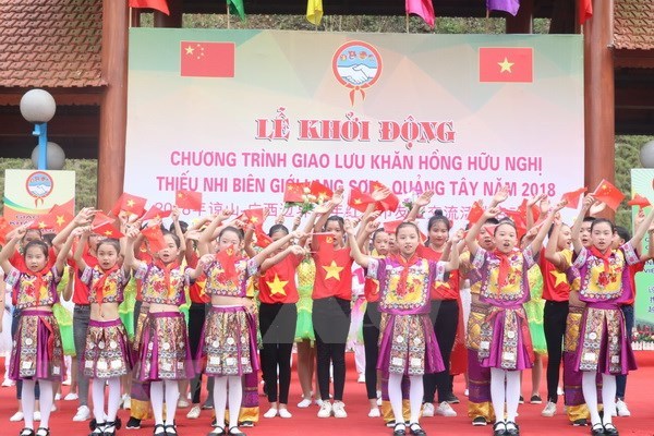 Provincias vietnamita y china fortalecen intercambio juvenil hinh anh 1