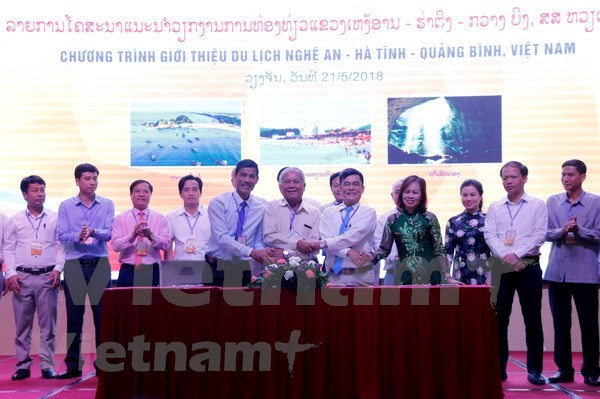 Provincias centrovietnamitas promueven turismo en Laos hinh anh 1