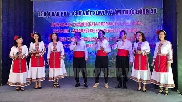 Vietnam celebra Dia de Escritura y Cultura Eslava hinh anh 1