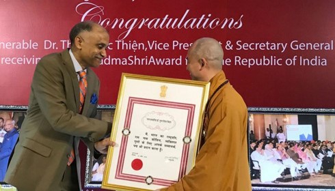 Venerable Thich Duc Thien, primer vietnamita condecorado con Padma Shri de la India hinh anh 1