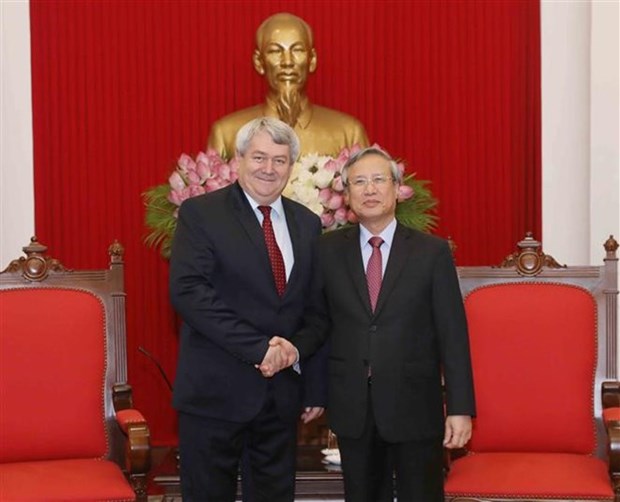 Fomentan nexos partidistas entre Vietnam y Republica Checa hinh anh 1