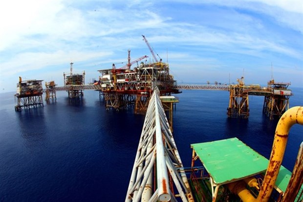 Produccion vietnamita de petroleo y gas supera meta para el primer semestre hinh anh 1