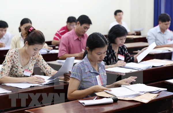 Ministro vietnamita exhorta a acelerar la recalificacion del examen final de bachillerato hinh anh 1