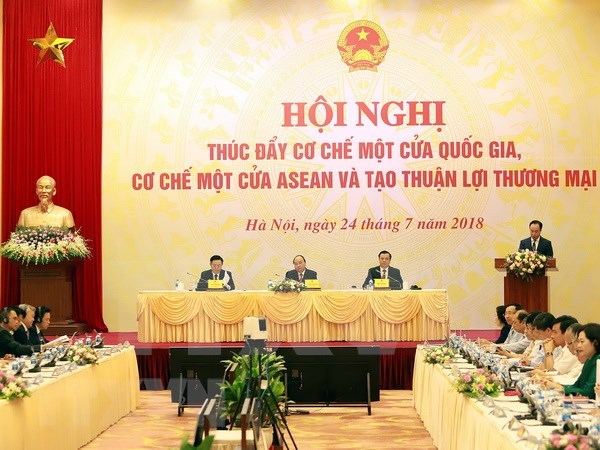 Premier vietnamita insta a promover la implementacion del mecanismo de ventanilla unica hinh anh 1