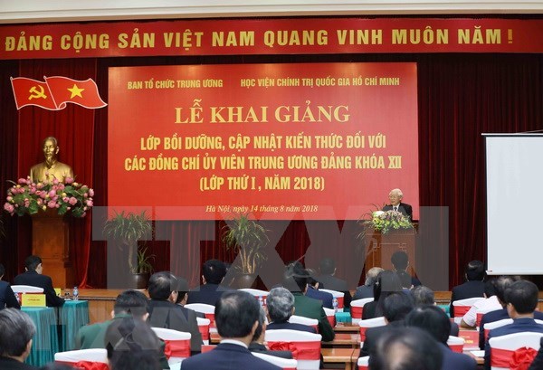 Dirigente partidista vietnamita subraya importancia de autoestudio de militantes hinh anh 1