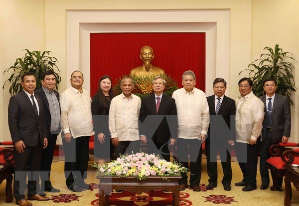 Partidos gobernantes de Vietnam y Filipinas fomentan la cooperacion hinh anh 1