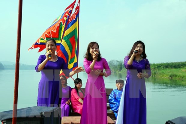 Clausuran en Vietnam cuarto festival de los cantos folkloricos Vi Giam Nghe Tinh hinh anh 1