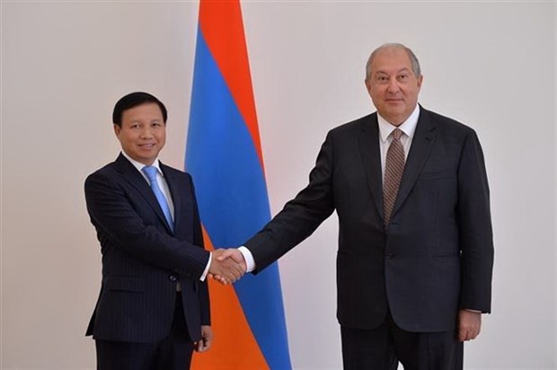 Presidente armenio aprecia las relaciones con Vietnam hinh anh 1