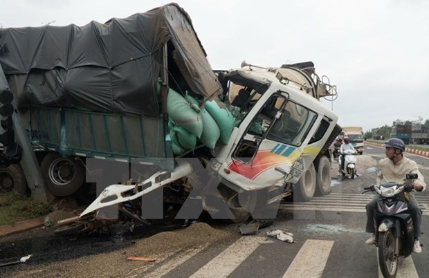 Primer dia festivo reporta 19 muertos de accidentes de transito hinh anh 1
