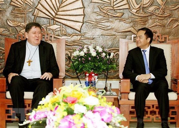Alto funcionario de asuntos religiosos de Vietnam recibe a prefecto de Vaticano hinh anh 1