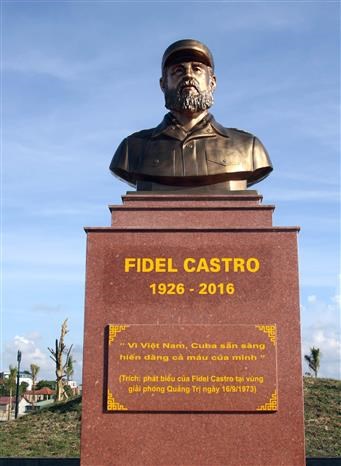 Dedican parque a Fidel en provincia vietnamita de Quang Tri hinh anh 1