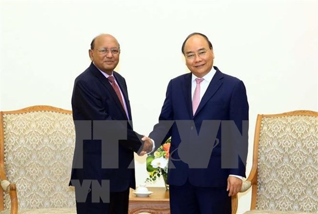 Premier de Vietnam destaca potencialidad de cooperacion comercial con Bangladesh hinh anh 1