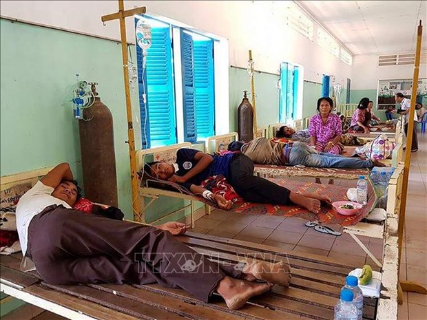 Al menos tres muertos en Camboya por intoxicacion con vino casero hinh anh 1