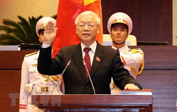 Reina Isabel II felicita a dirigente partidista y estatal de Vietnam hinh anh 1