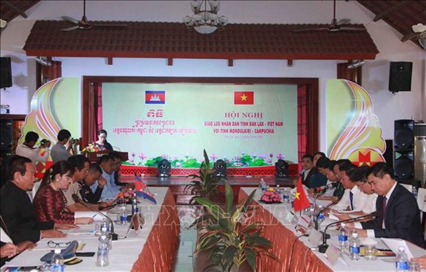 Provincias vietnamita y camboyana se proponen estimular intercambio pueblo a pueblo hinh anh 1