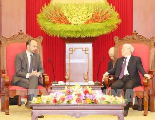 Maximo dirigente de Vietnam recibe al primer ministro frances hinh anh 1
