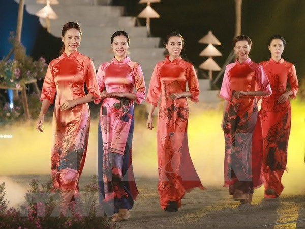 Reconocida disenadora de moda vietnamita presentara en Japon belleza del Ao Dai hinh anh 1