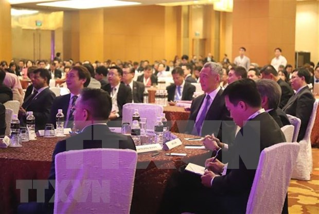Vietnam aspira a mejorar entorno y conectividad empresarial en Cumbre de ASEAN hinh anh 1