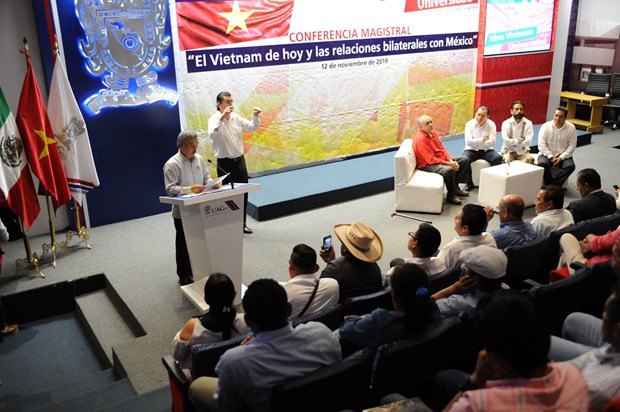 Intelectuales mexicanos admiran el desarrollo de Vietnam hinh anh 1