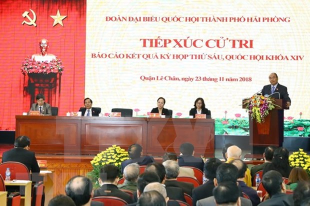 Premier de Vietnam dialoga con votantes de Hai Phong hinh anh 1