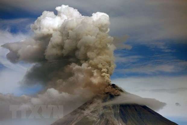 Dos nuevas erupciones del volcan Mayon de Filipinas hinh anh 1