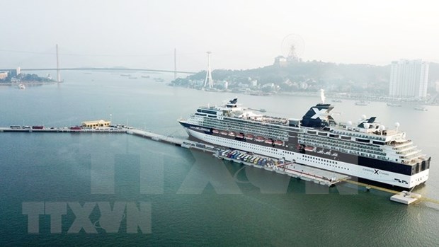 Nuevo puerto vietnamita de Hon Gai recibe primer crucero con tres mil visitantes hinh anh 1