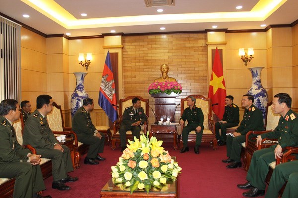 Camboya y Vietnam refuerzan cooperacion en defensa hinh anh 1
