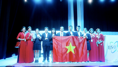 Estudiantes vietnamitas obtienen altos resultados en Olimpiada Internacional de Ciencia Juvenil hinh anh 1