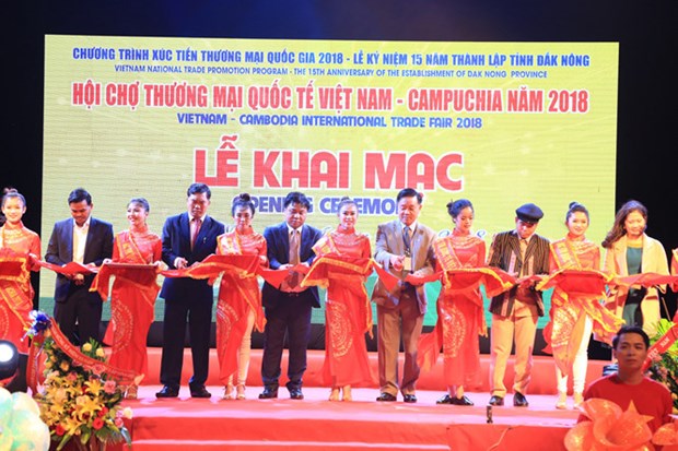 Feria Internacional de Comercio Vietnam-Camboya en Dak Nong hinh anh 1