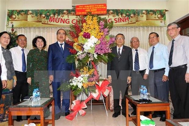 Autoridades de provincias vietnamitas felicitan a iglesias evangelicas por Navidad 2018 hinh anh 1