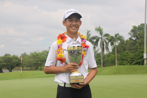 Nino vietnamita de 13 anos figura en el Ranking Mundial de Golf Aficionado hinh anh 1