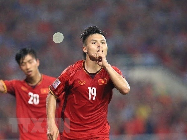 Futbolista vietnamita clasificado entre top 15 mejores de Asia hinh anh 1