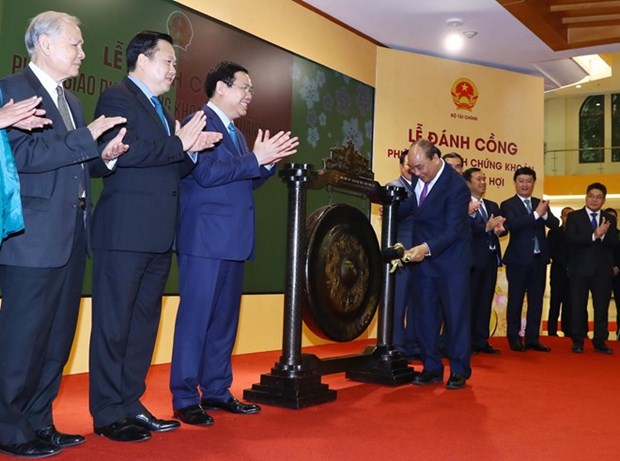 Premier vietnamita inaugura primera sesion de transacciones bursatiles hinh anh 1