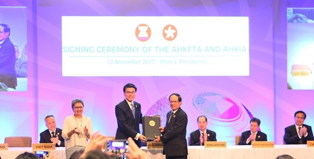 Preven ASEAN y Hong Kong poner en vigencia este ano TLC bilateral hinh anh 1