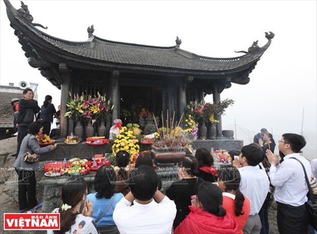Visitan pagoda en primeros dias del Ano Nuevo hinh anh 1