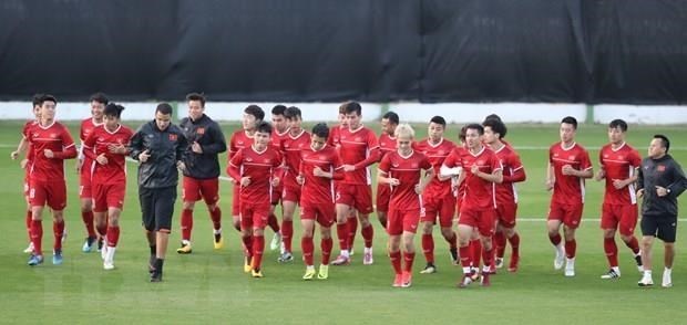 Competira equipo de futbol de Vietnam en Copa del Rey, en Tailandia hinh anh 1