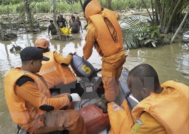 Declara Indonesia estado de emergencia por graves inundaciones hinh anh 1
