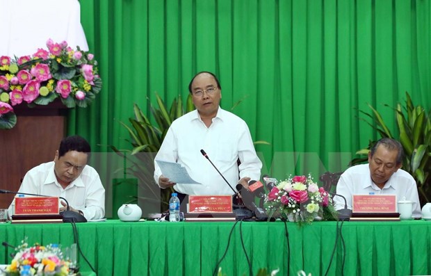 Premier vietnamita aboga por eliminar trabas para desarrollo infraestructura de transporte en Delta del Mekong hinh anh 1
